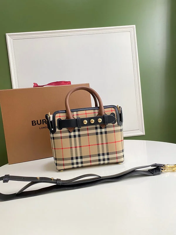 Elegant Burberry Clutch Bags for Formal EventsHonix Bags - Burberry Bags - 026