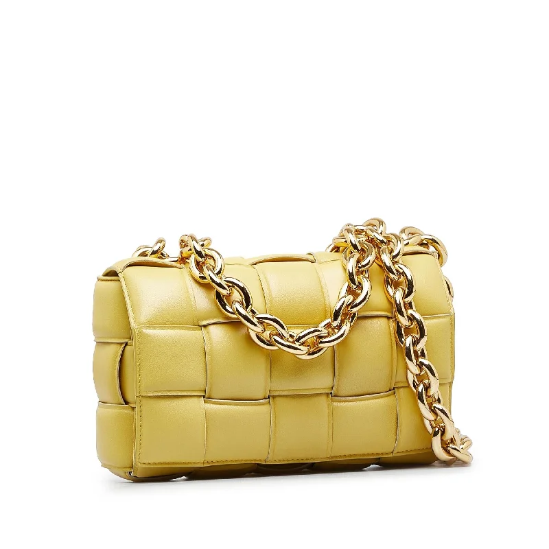 Bottega Veneta bags with drawstring closuresBottega Veneta Padded Cassette Chain (SHG-bJUBIg)