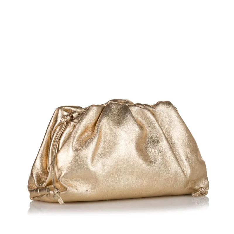 Bottega Veneta bags with leather - wrapped handlesBottega Veneta The Mini Pouch (SHG-35641)