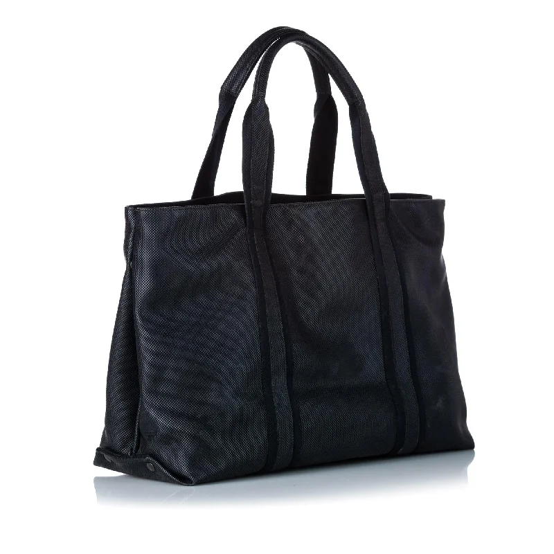 Bottega Veneta bags with unique textureBottega Veneta PVC Tote Bag (SHG-37793)