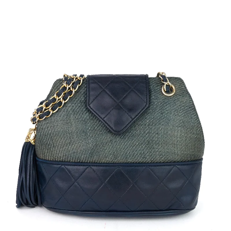 Chanel Quilted Leather Shoulder Bag for FashionistasVintage Woven Raffia Chain Shoulder Bag