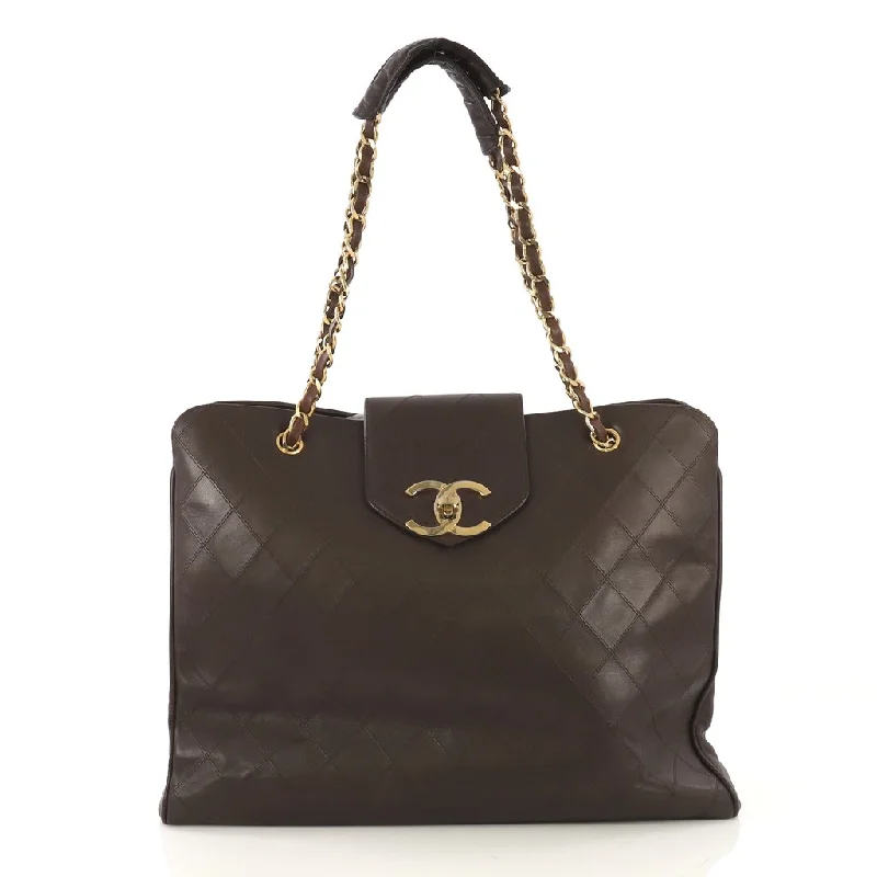 Chanel Quilted Leather Shoulder Bag for FashionistasSupermodel Weekender Large Leather Bag