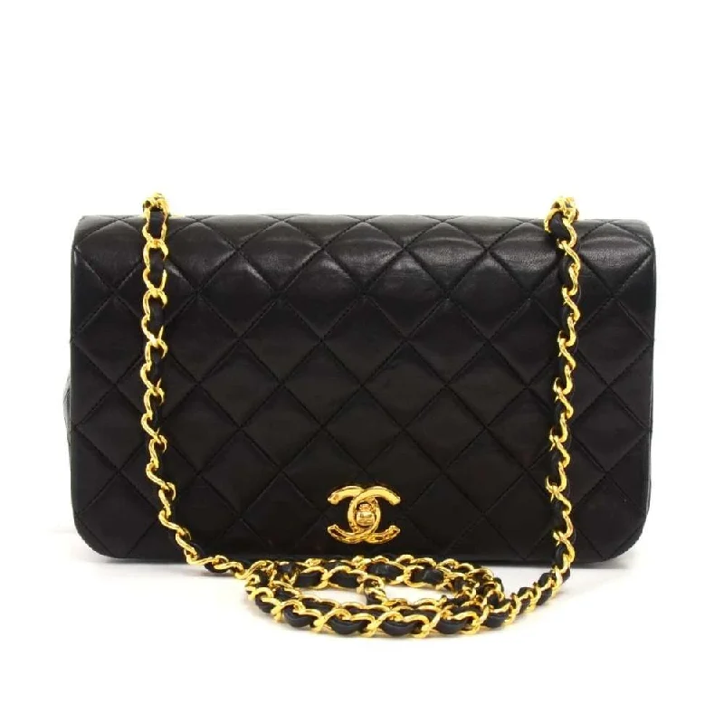 Chanel Quilted Leather Shoulder Bag for FashionistasClassic Single Flap Quilted Lambskin Leather Shoulder Bag