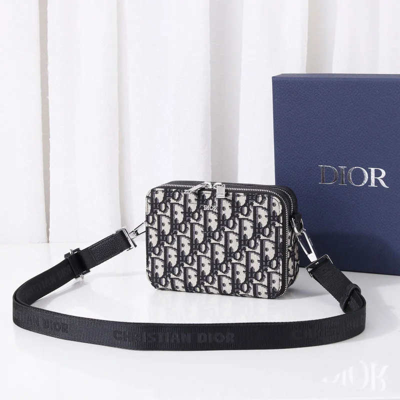 Christian Dior handbags with a removable shoulder strap for versatilityChristian Dior  Bags - 3714